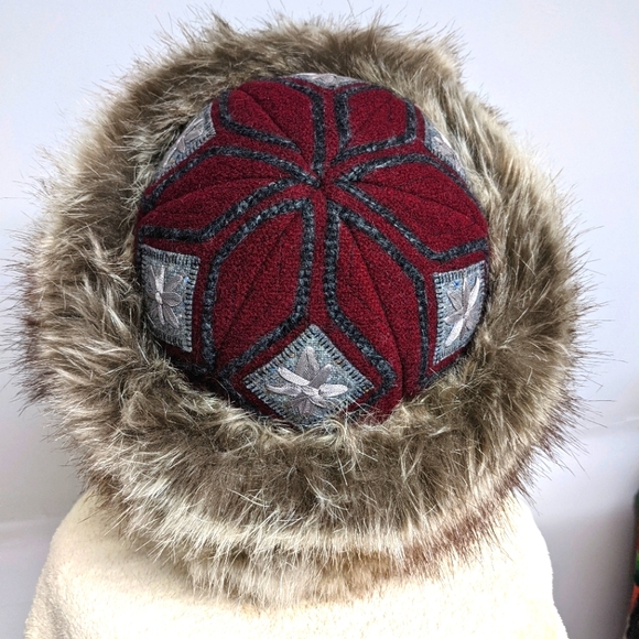 Wooly Noggin Accessories - NWOT Handmade Wooly Noggin Felt and Faux Fur Hat